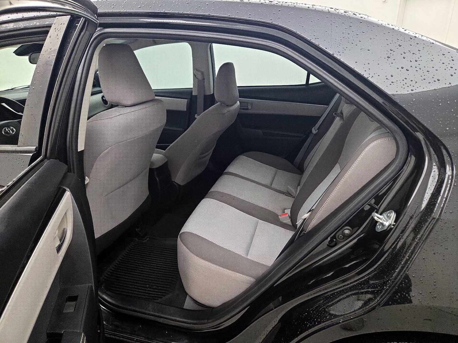 2018 Toyota Corolla LE - Photo 20