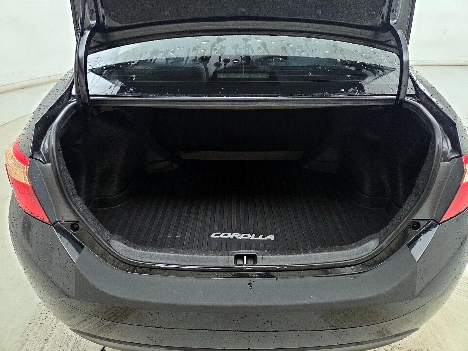 2018 Toyota Corolla LE - Photo 21