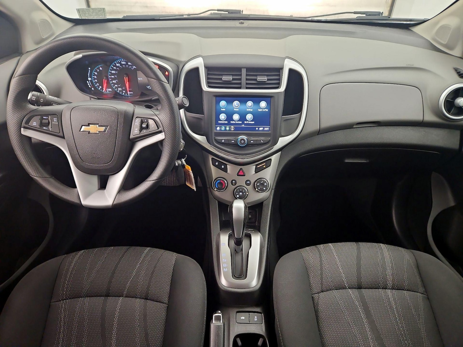 2018 Chevrolet Sonic LT - Photo 10