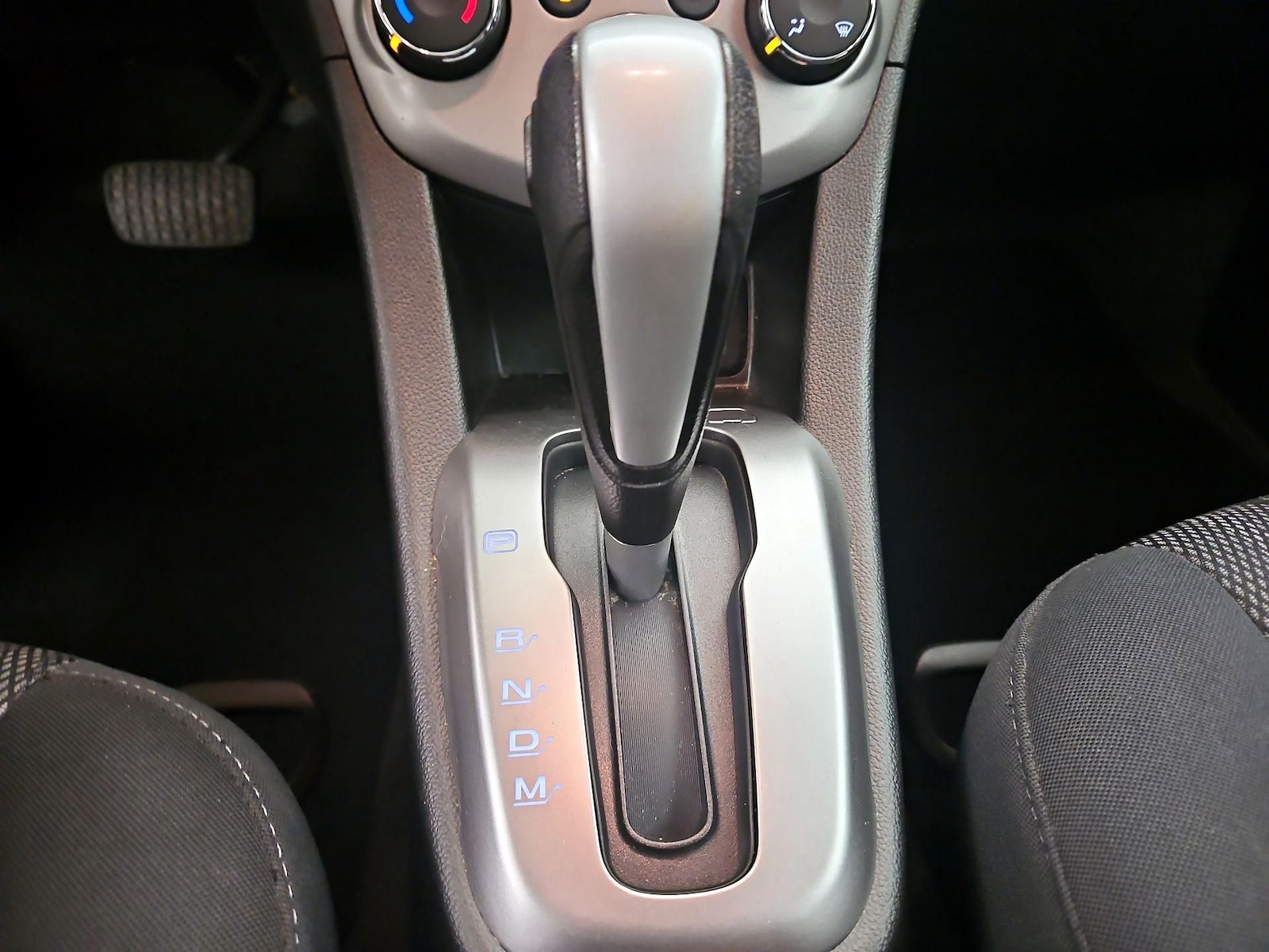 2018 Chevrolet Sonic LT - Photo 18