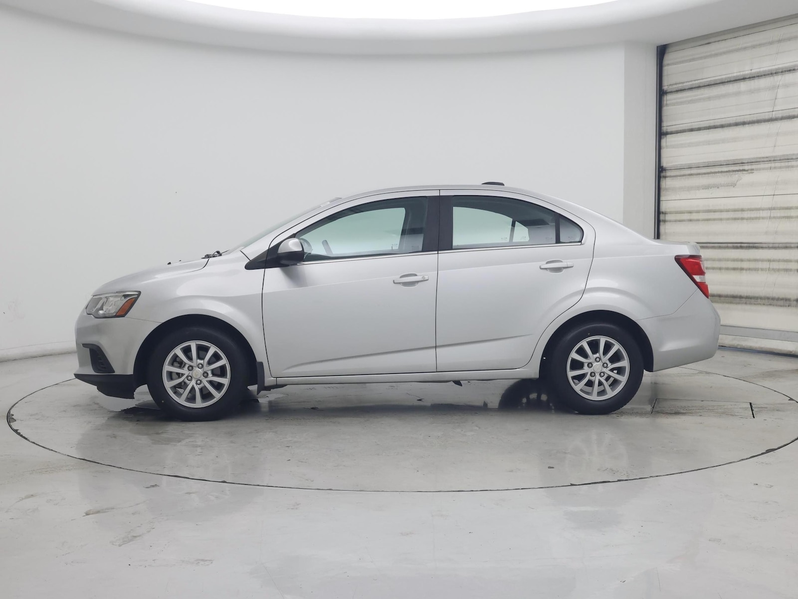 2018 Chevrolet Sonic LT - Photo 4