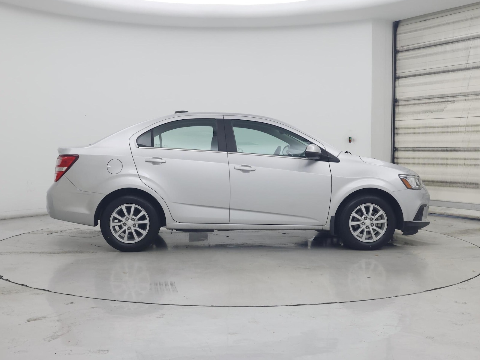 2018 Chevrolet Sonic LT - Photo 8