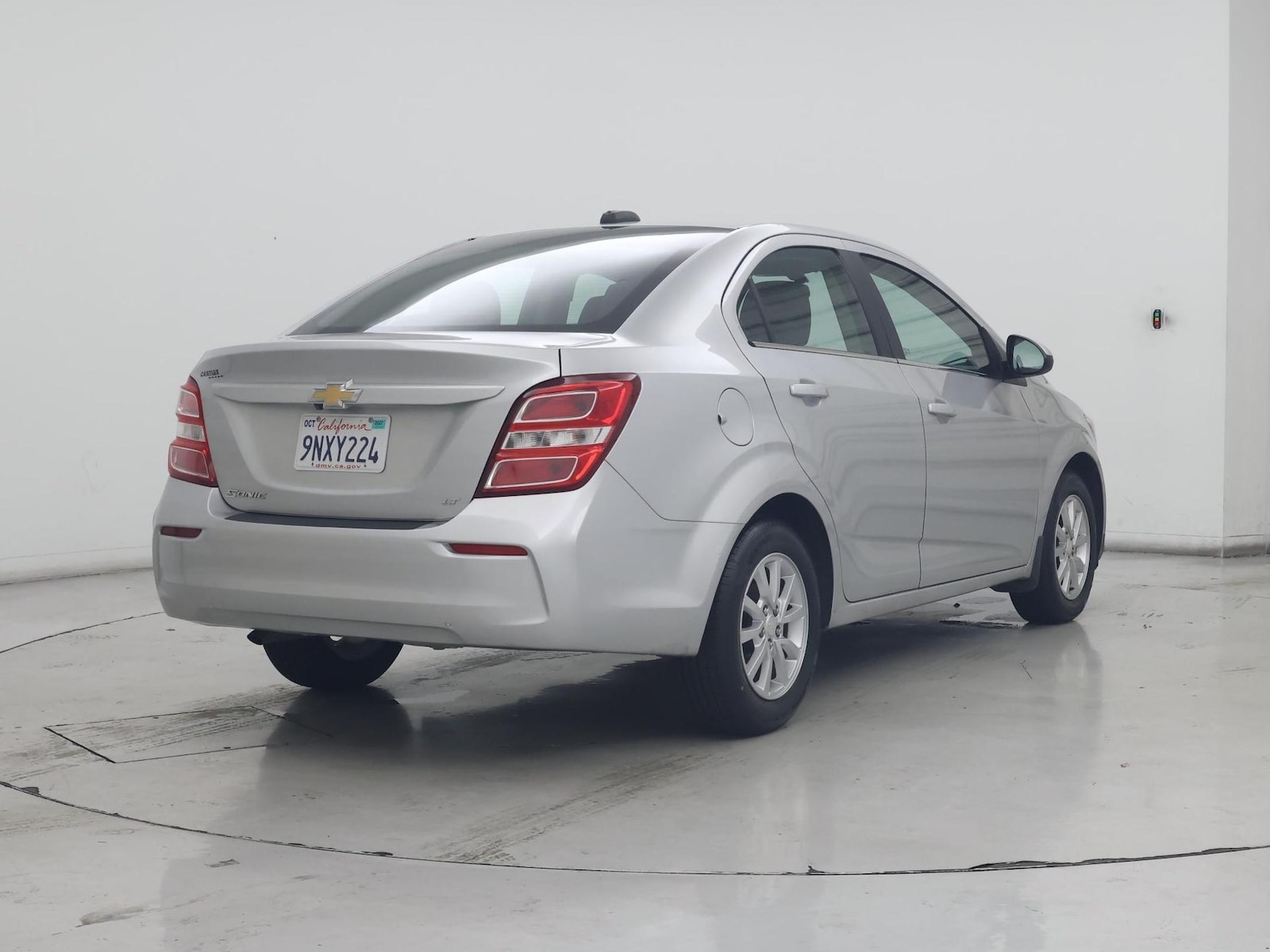 2018 Chevrolet Sonic LT - Photo 9