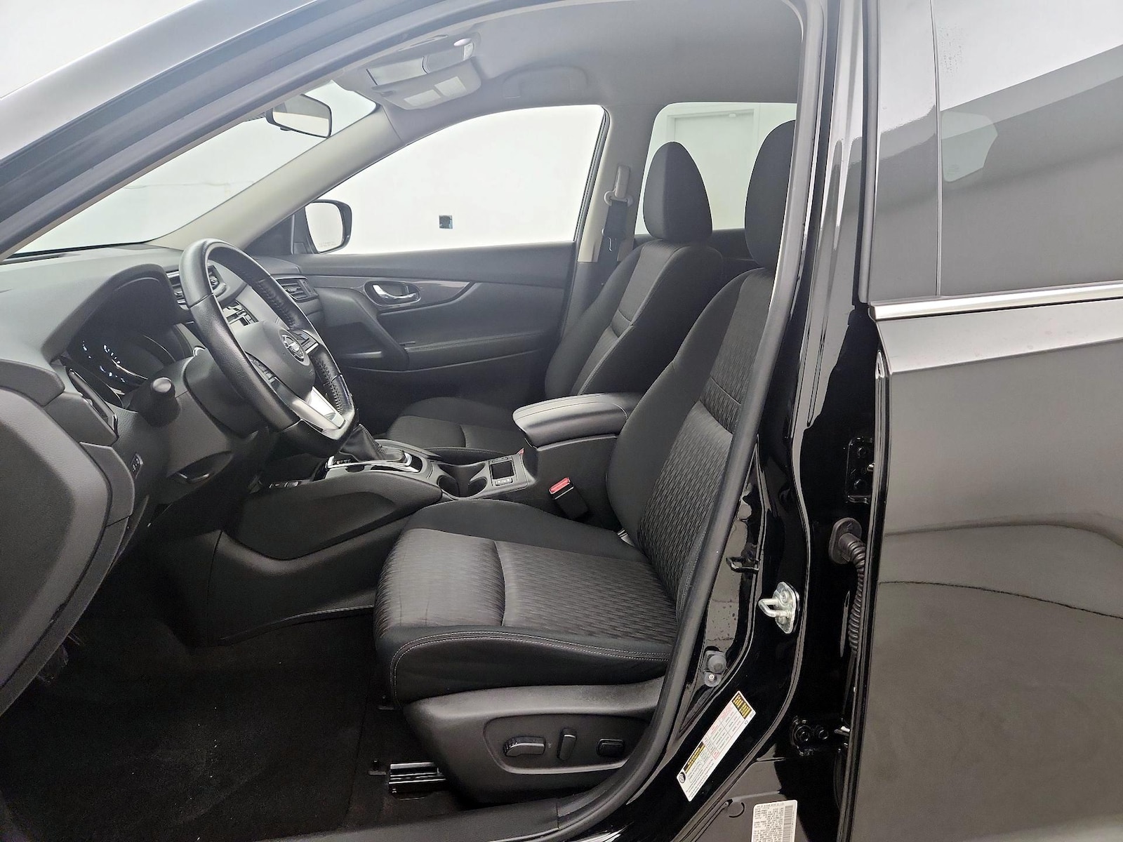 2020 Nissan Rogue SV - Photo 10