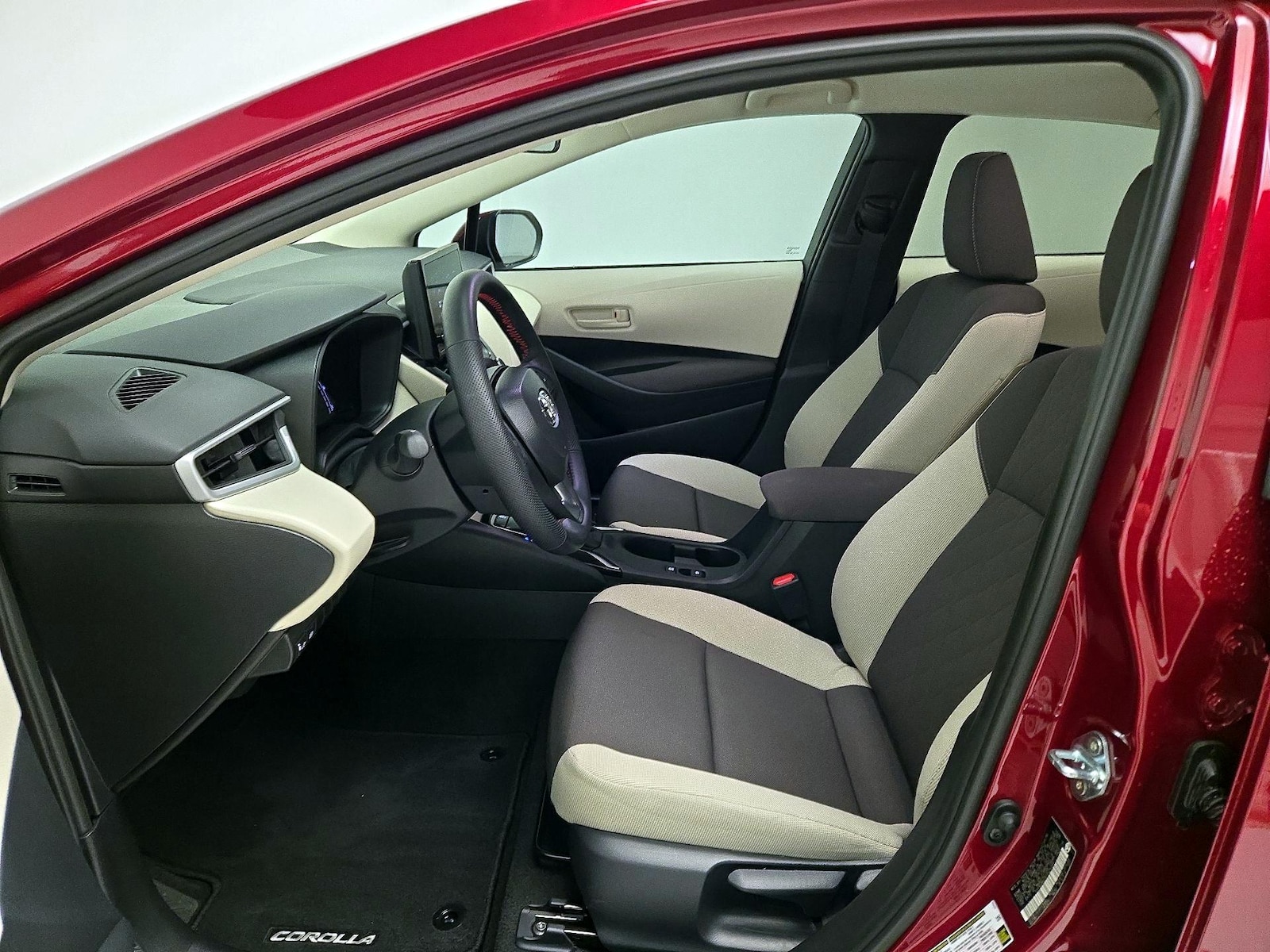 2026 Toyota Corolla LE - Photo 12