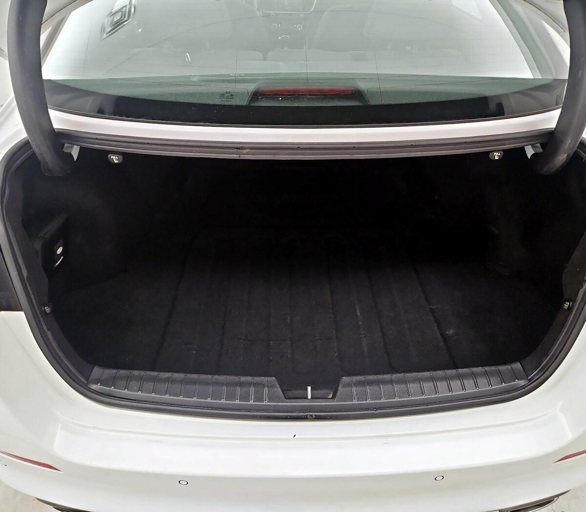 Trunk/Cargo (Seats Up)