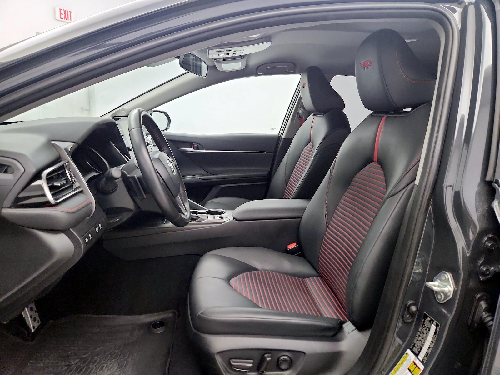 Power Seat(s) & Side Airbags