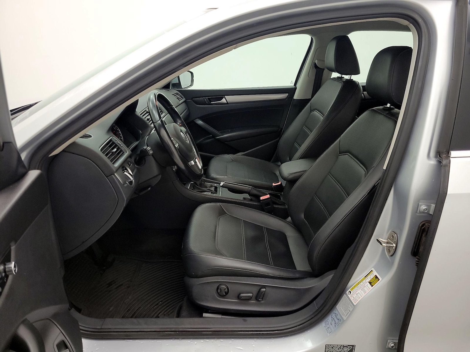 2015 Volkswagen Passat Limited Edition - Photo 12
