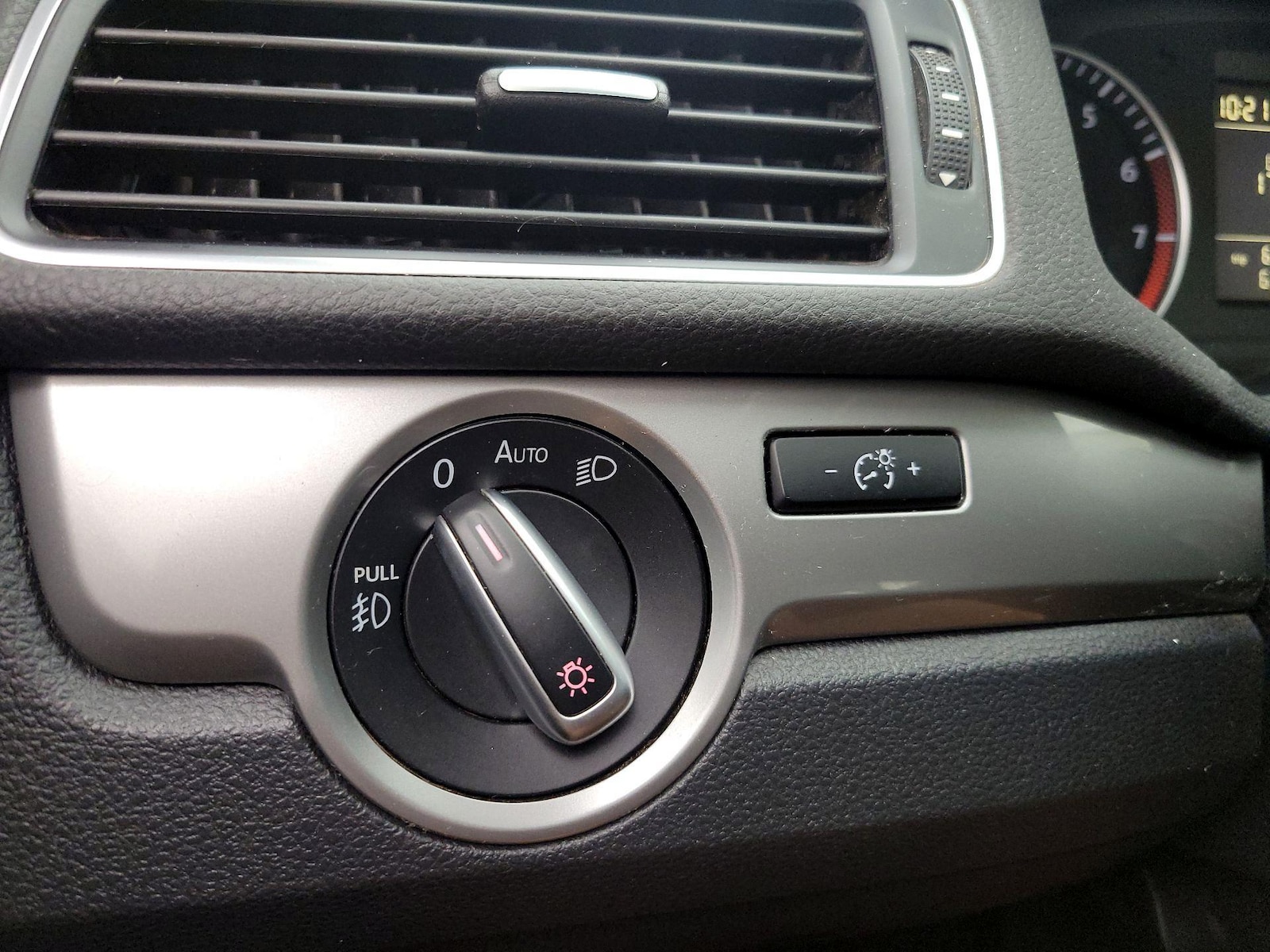 2015 Volkswagen Passat Limited Edition - Photo 14