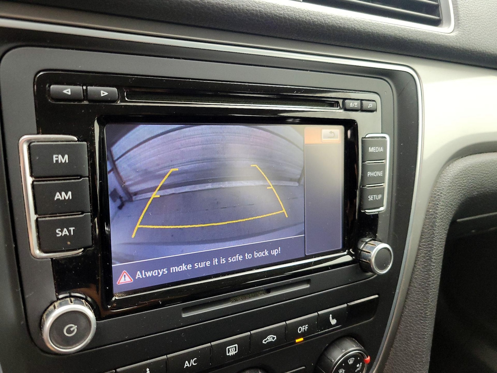 2015 Volkswagen Passat Limited Edition - Photo 15