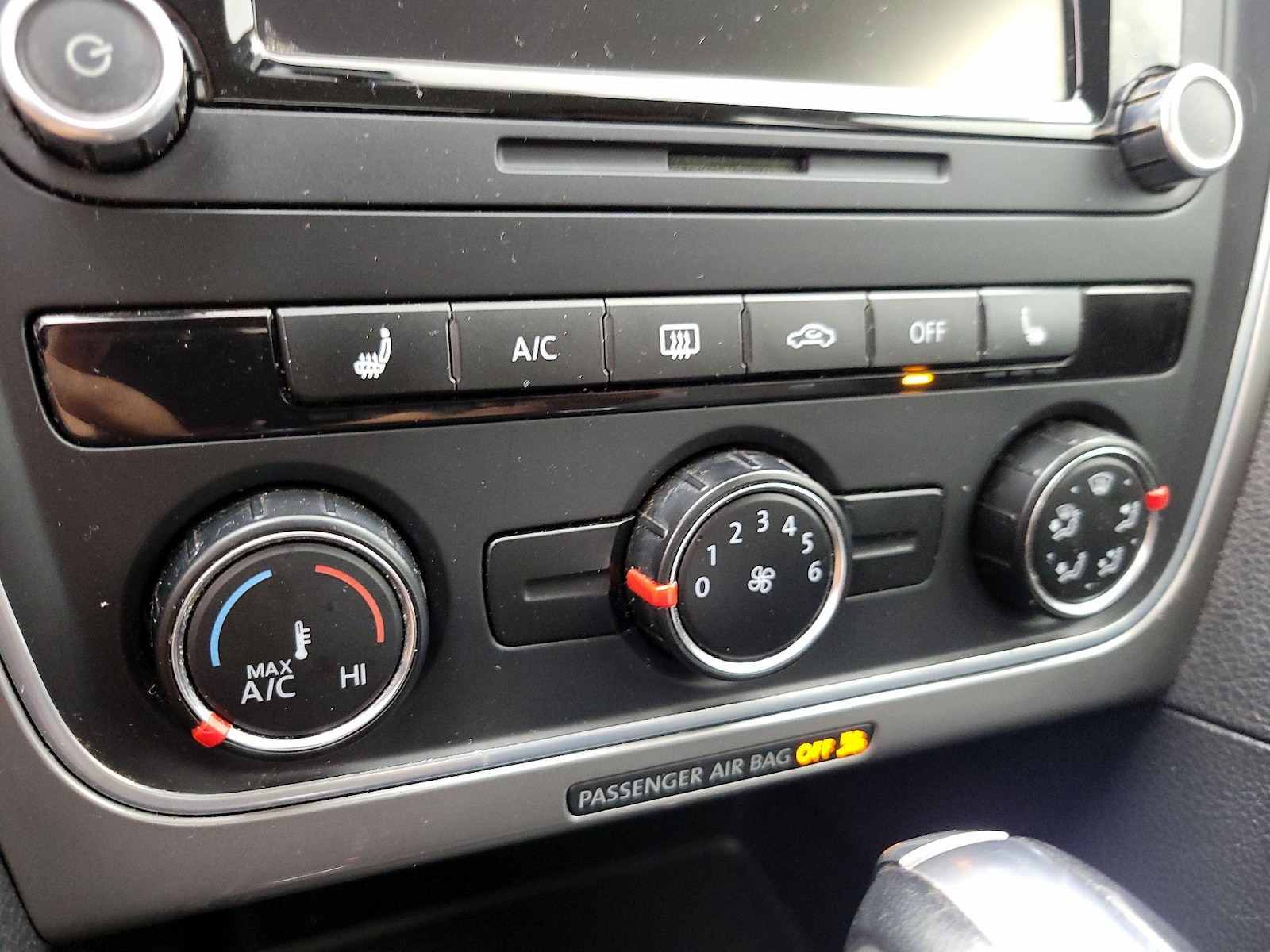 2015 Volkswagen Passat Limited Edition - Photo 17