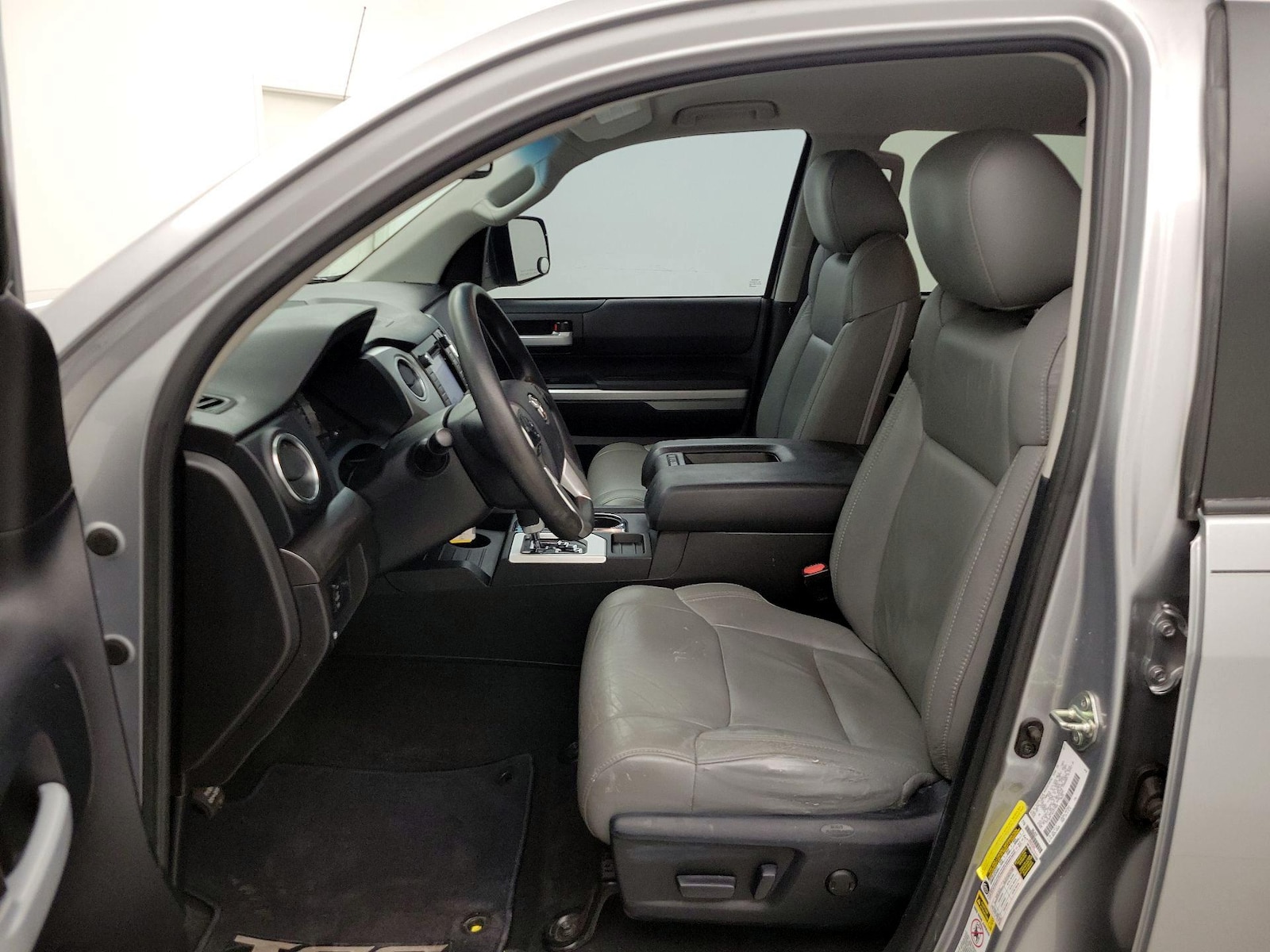 Power Seat(s) & Side Airbags
