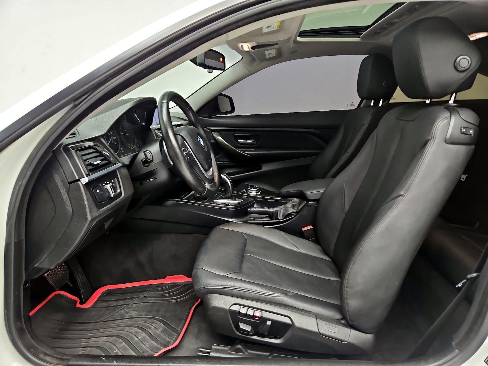 Power Seat(s) & Leather Seats