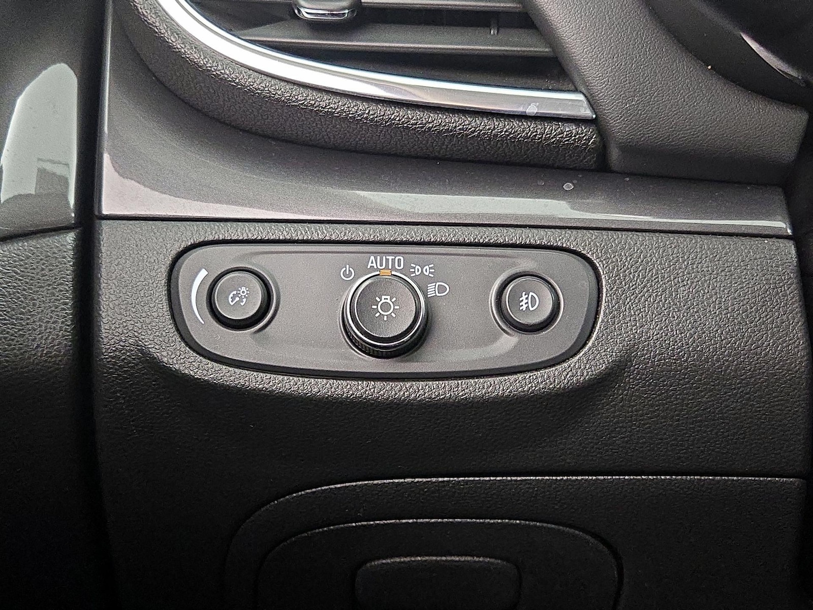 2020 Buick Encore Essence - Photo 14
