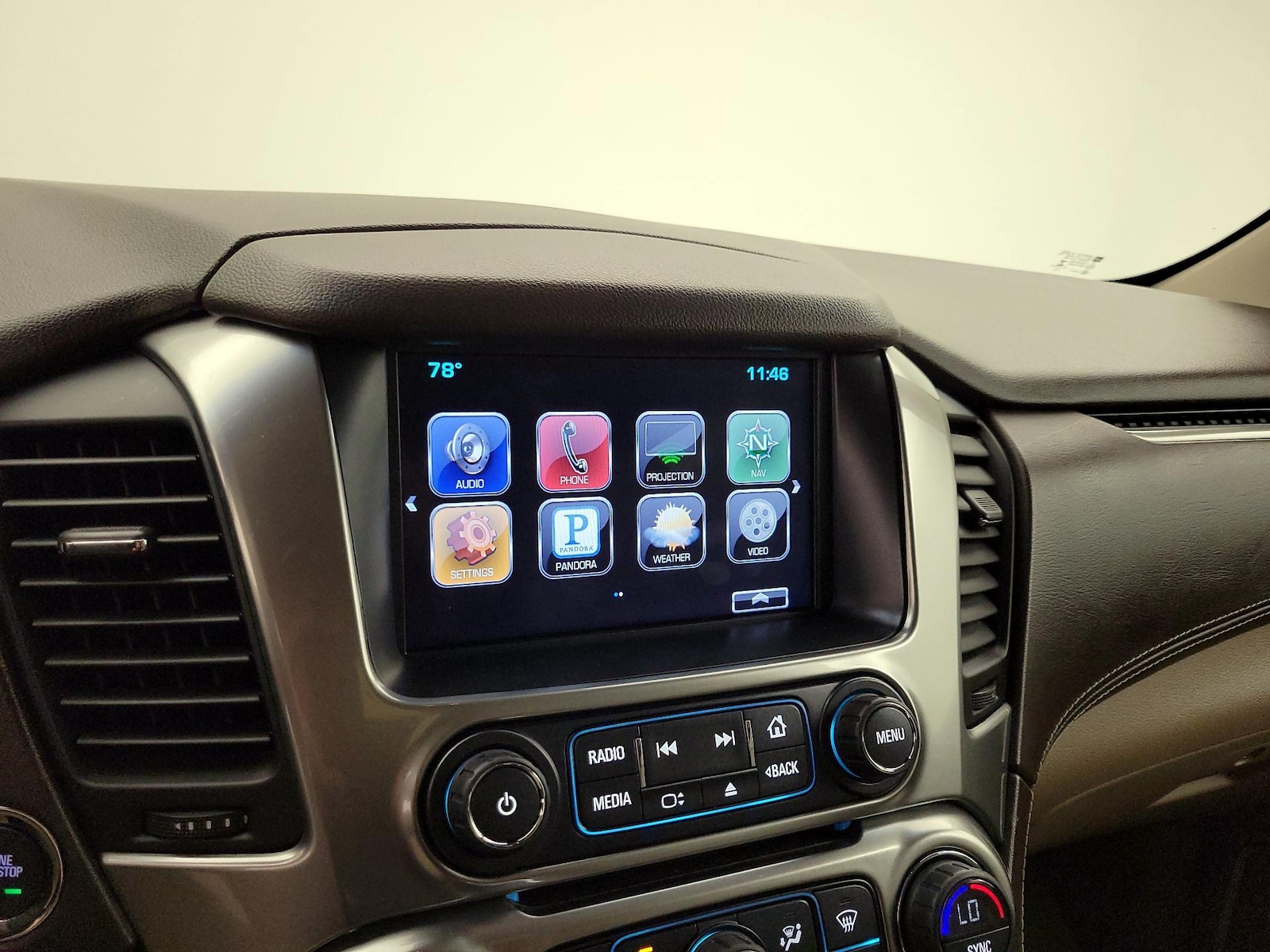 2016 Chevrolet Tahoe LTZ - Photo 17