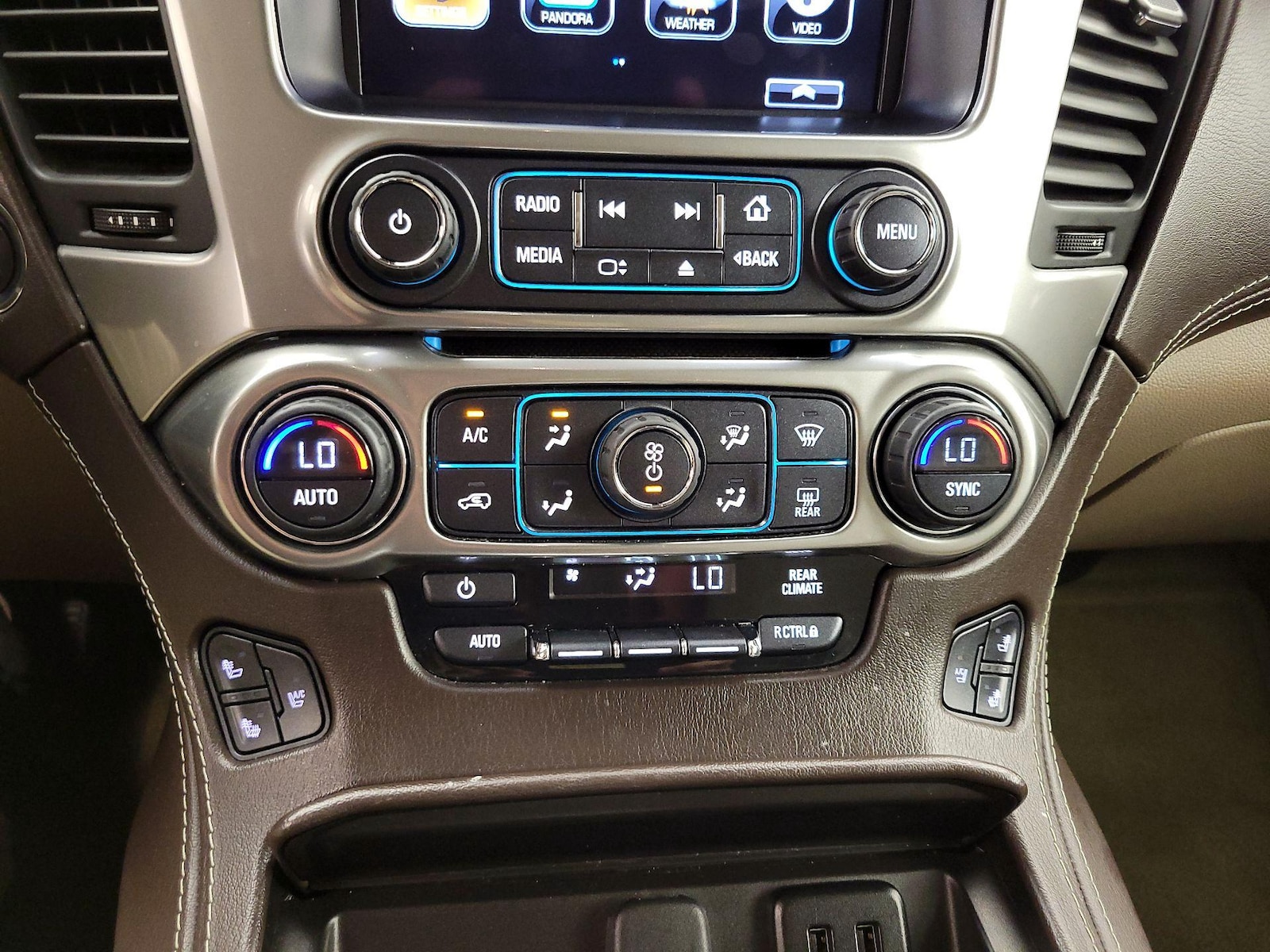 2016 Chevrolet Tahoe LTZ - Photo 18