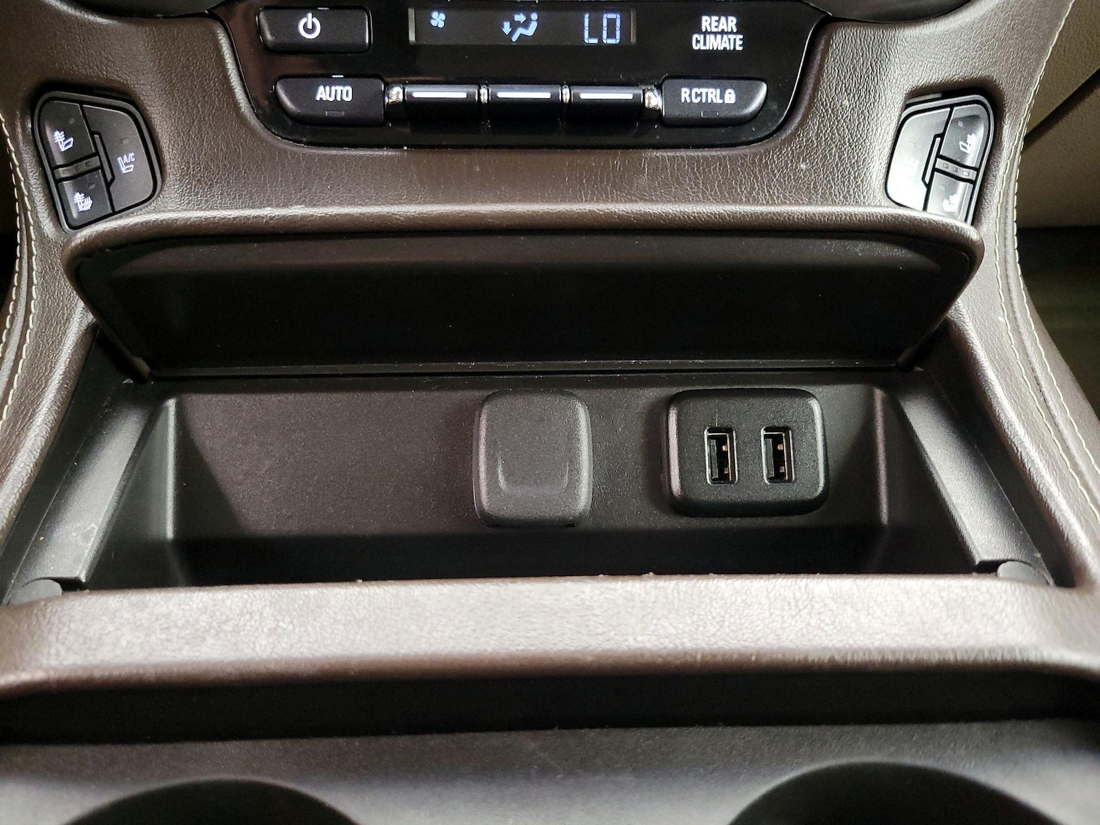 2016 Chevrolet Tahoe LTZ - Photo 20