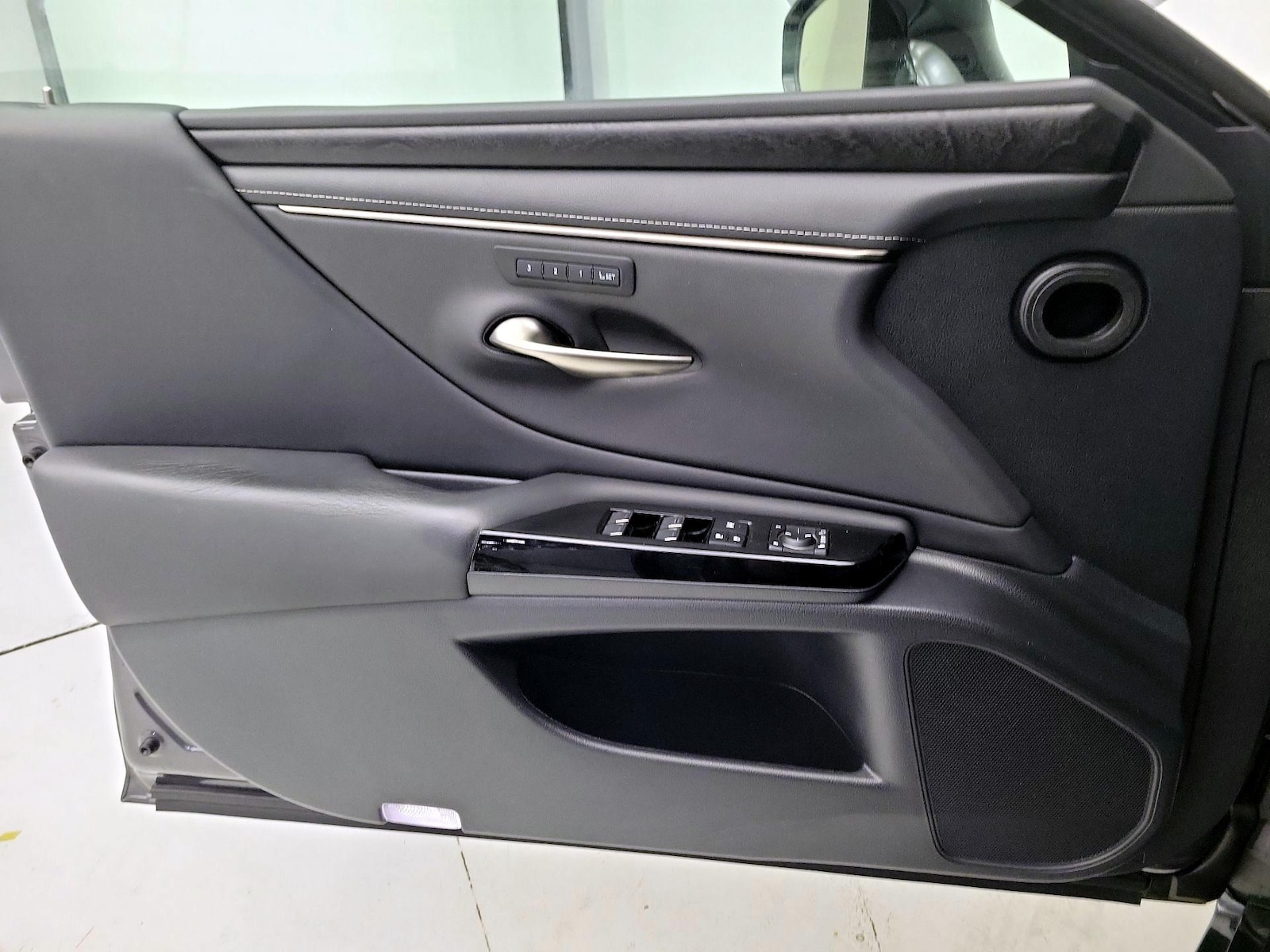 2022 Lexus ES 350 - Photo 13