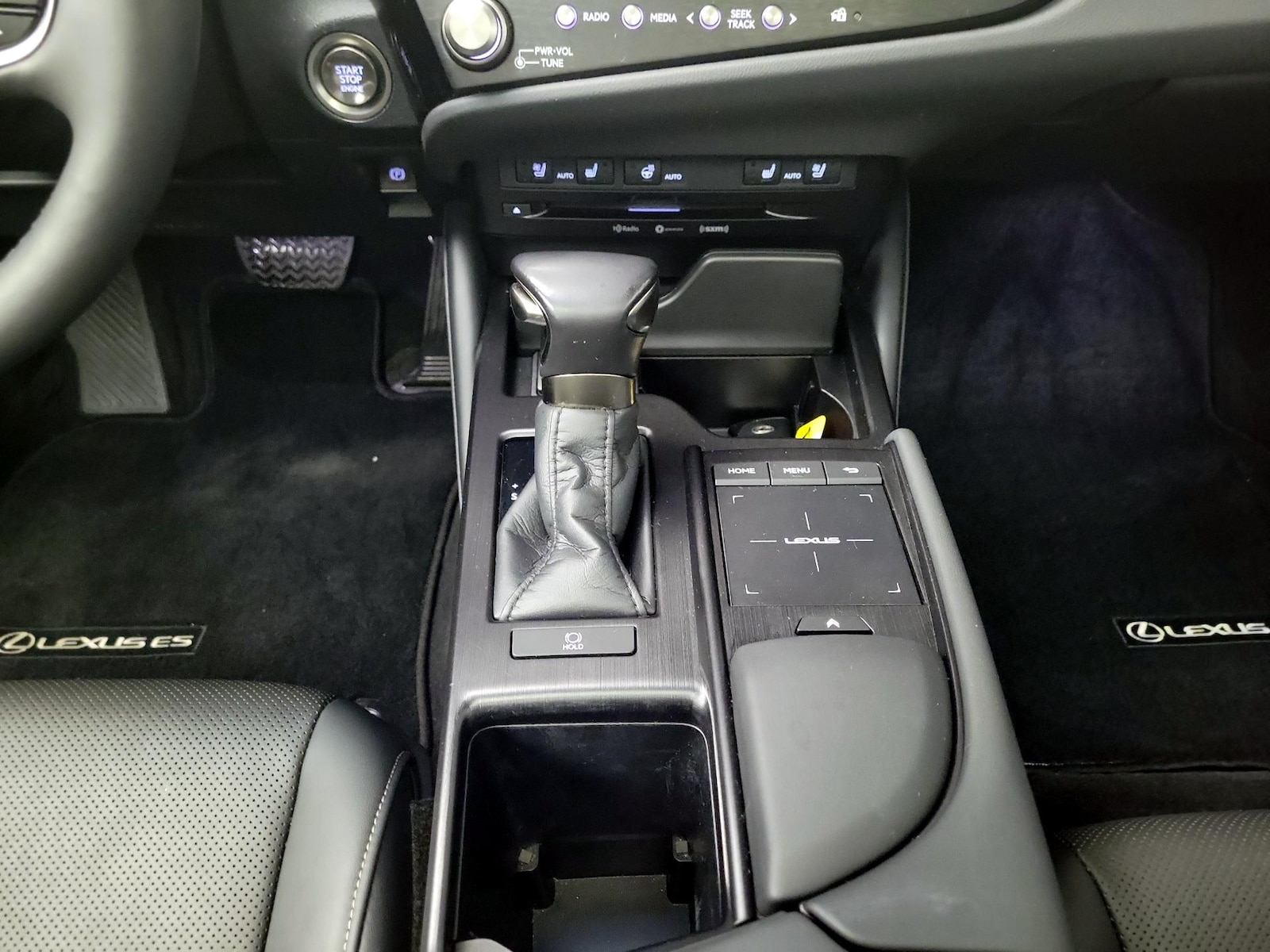 2022 Lexus ES 350 - Photo 18