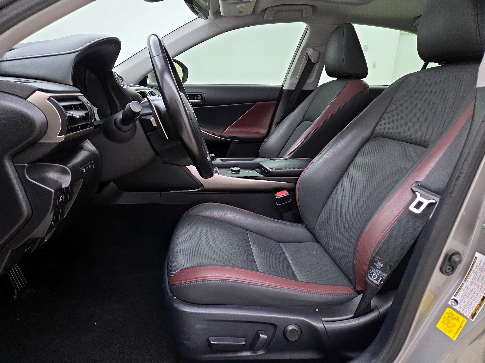 Power Seat(s) & Side Airbags