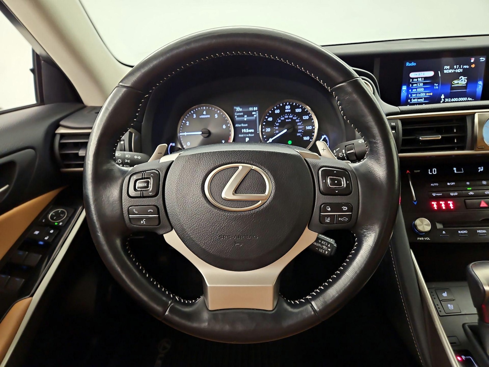 2017 Lexus IS 300 - Photo 11