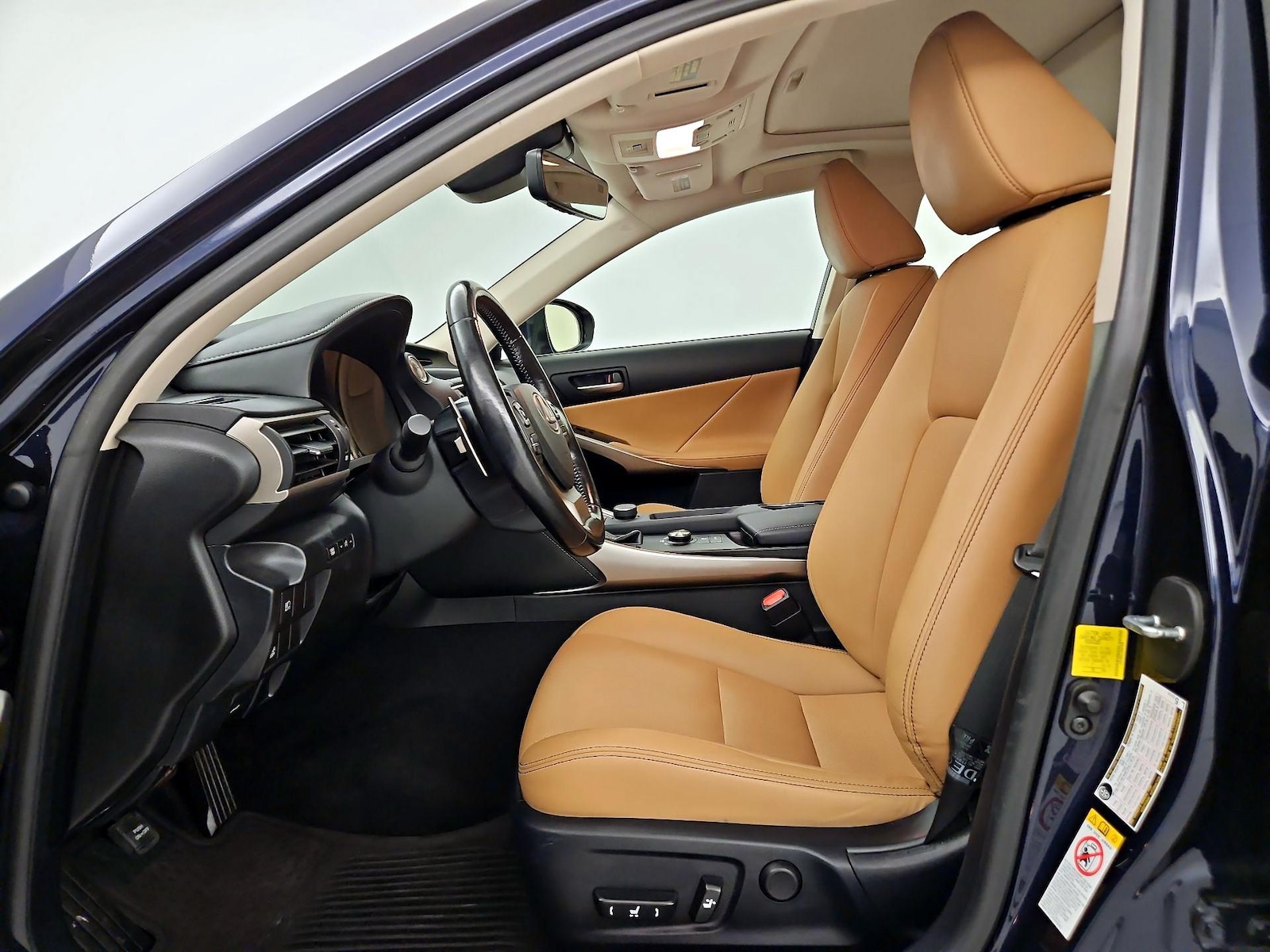 2017 Lexus IS 300 - Photo 12