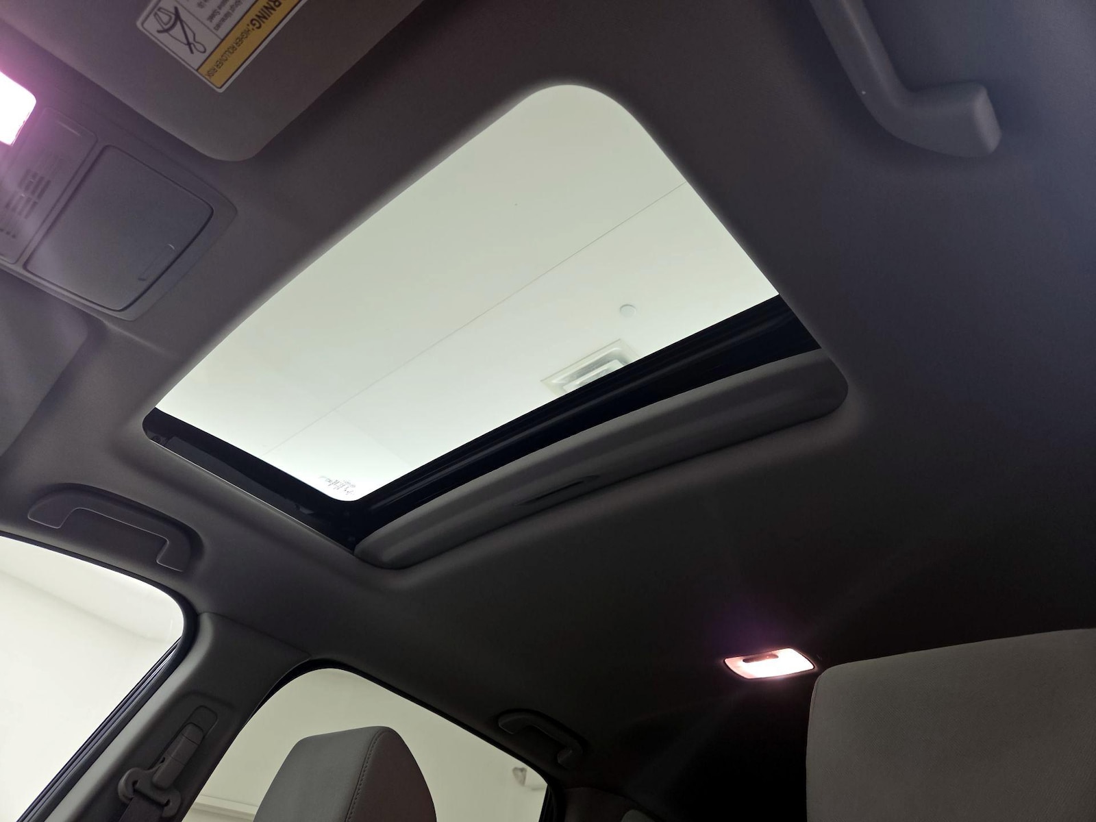 Sunroof(s) & Overhead Airbags