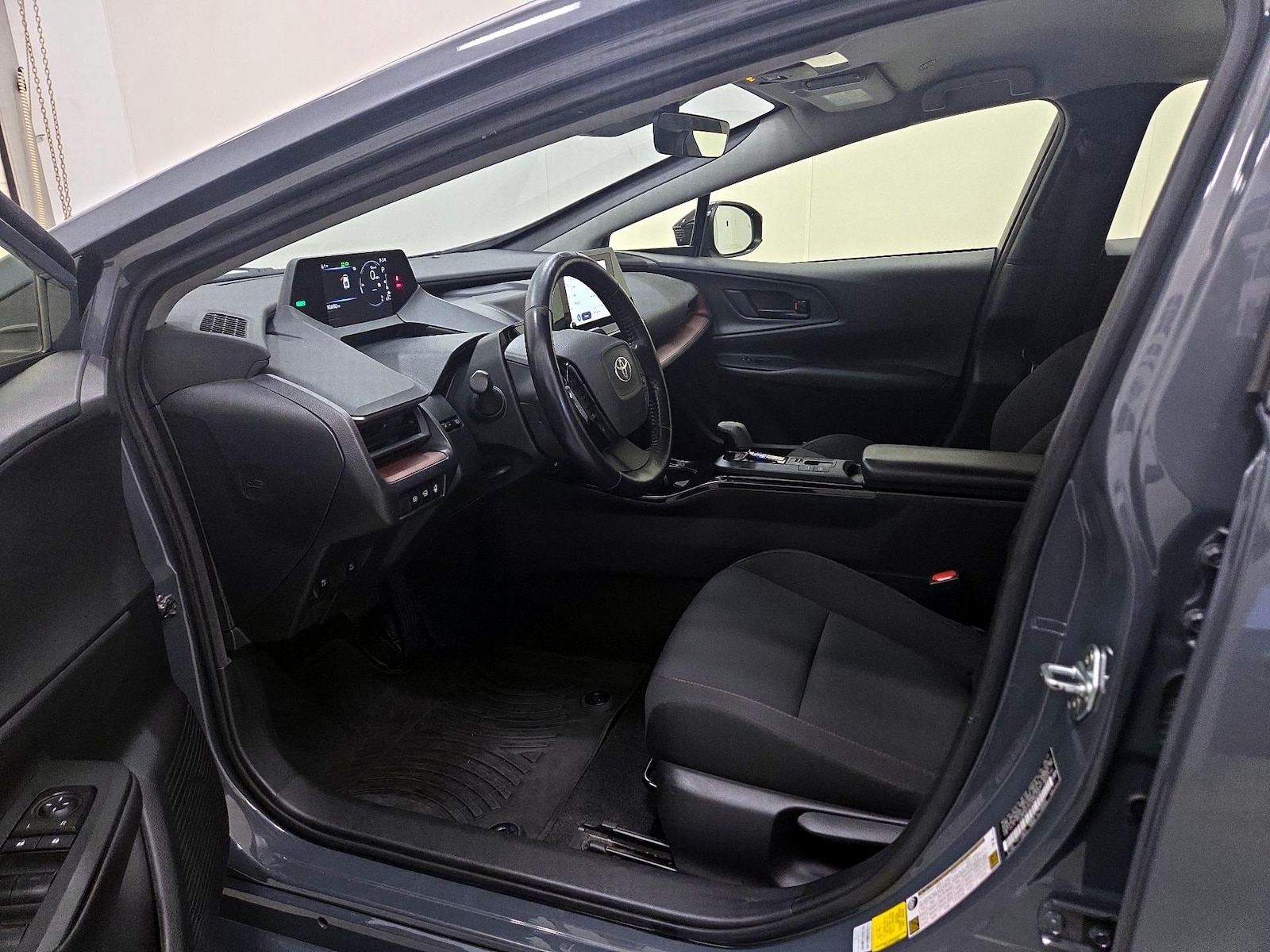 2023 Toyota Prius Prime SE - Photo 12