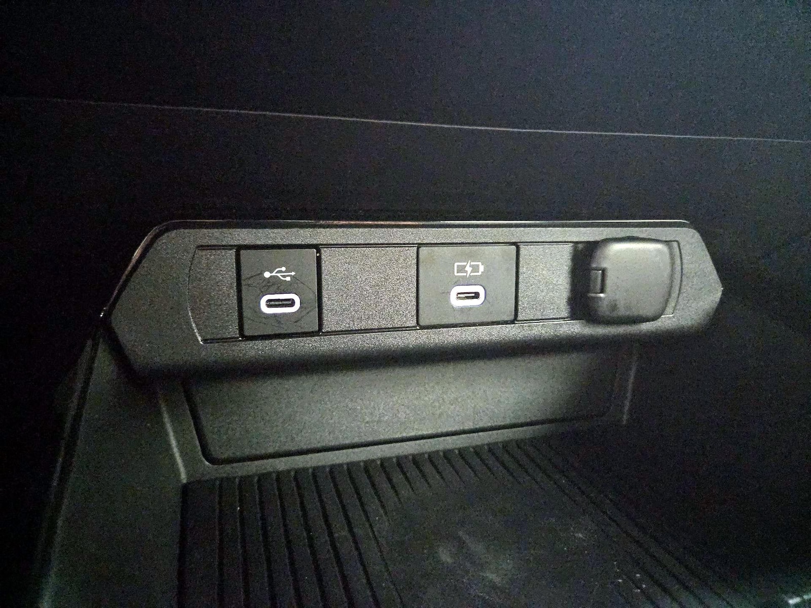 2023 Toyota Prius Prime SE - Photo 19