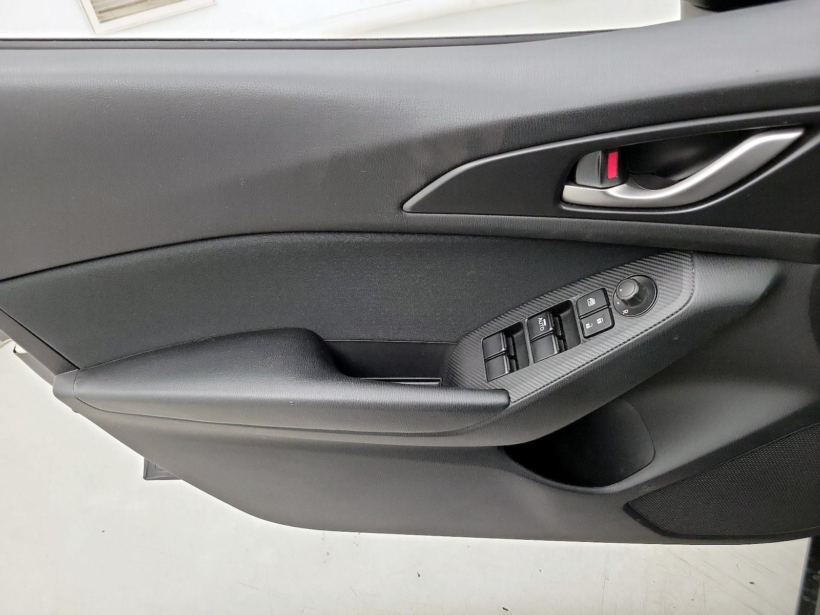 2015 Mazda MAZDA3 i SV - Photo 13