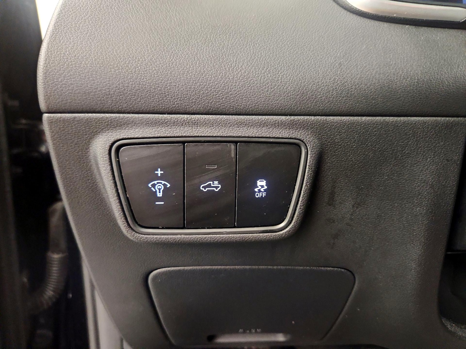 2024 Hyundai Santa Cruz SE - Photo 12