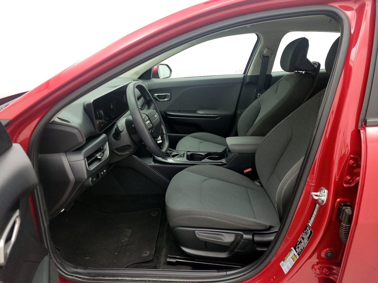 2025 Kia K4 LXS - Photo 12