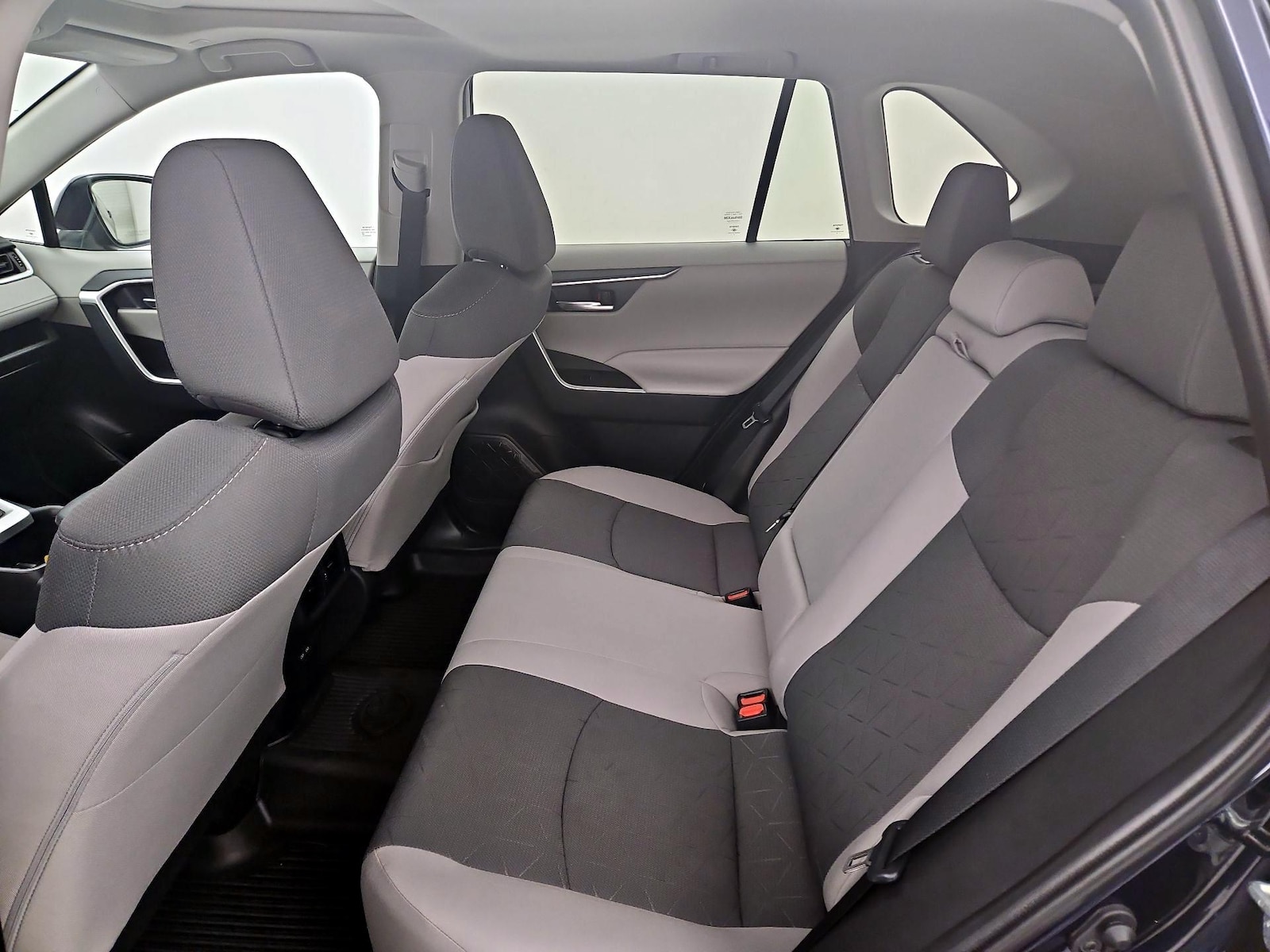 2024 Toyota RAV4 XLE - Photo 21