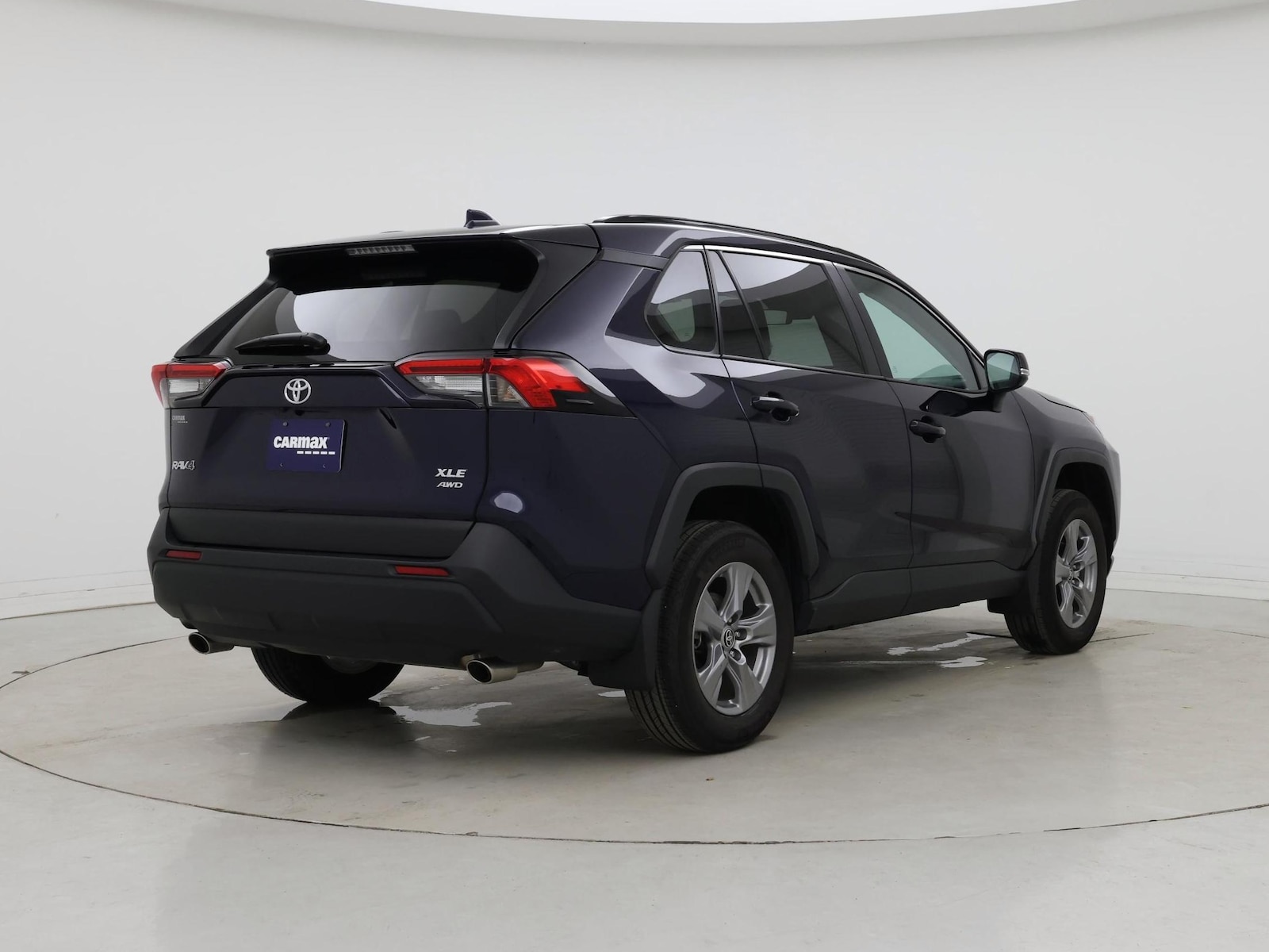 2024 Toyota RAV4 XLE - Photo 9