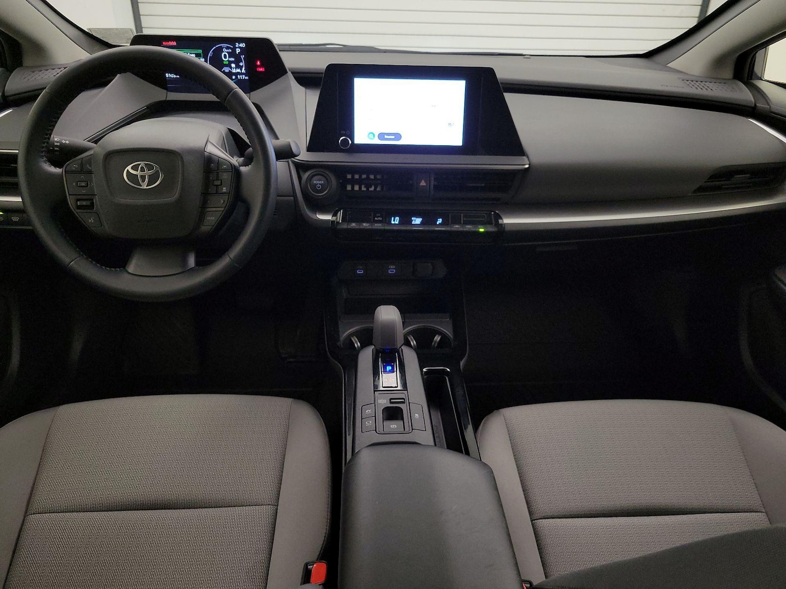 2026 Toyota Prius LE - Photo 10