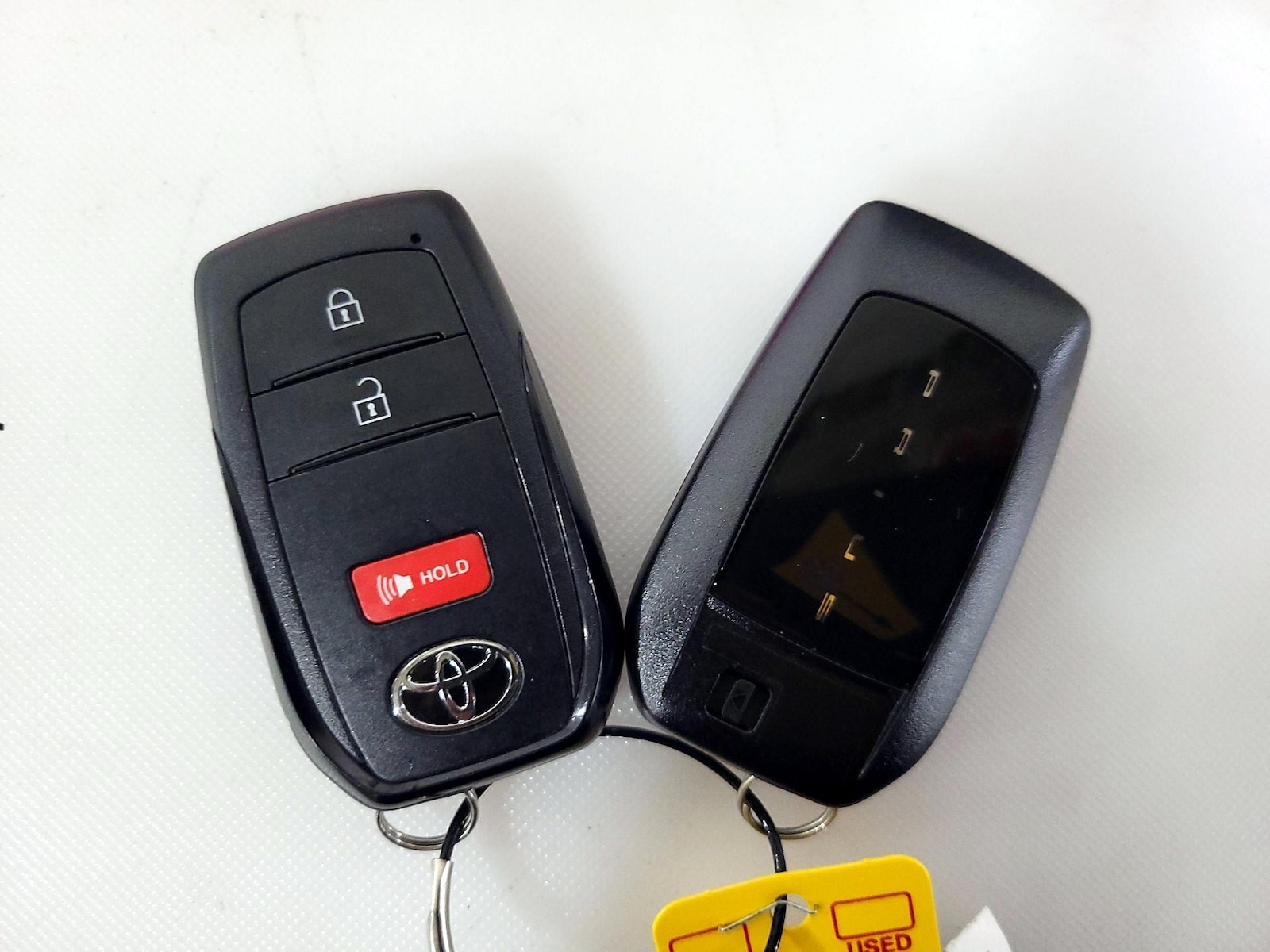 2026 Toyota Prius LE - Photo 23