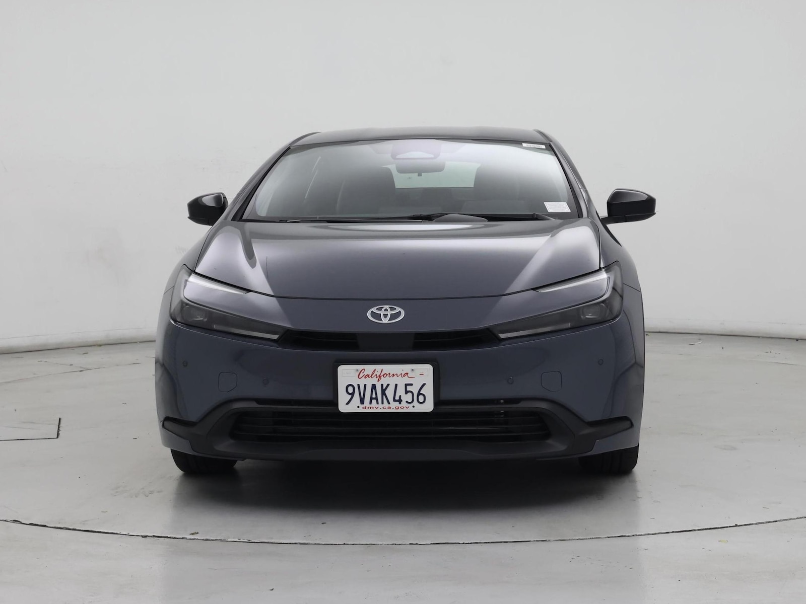 2026 Toyota Prius LE - Photo 6