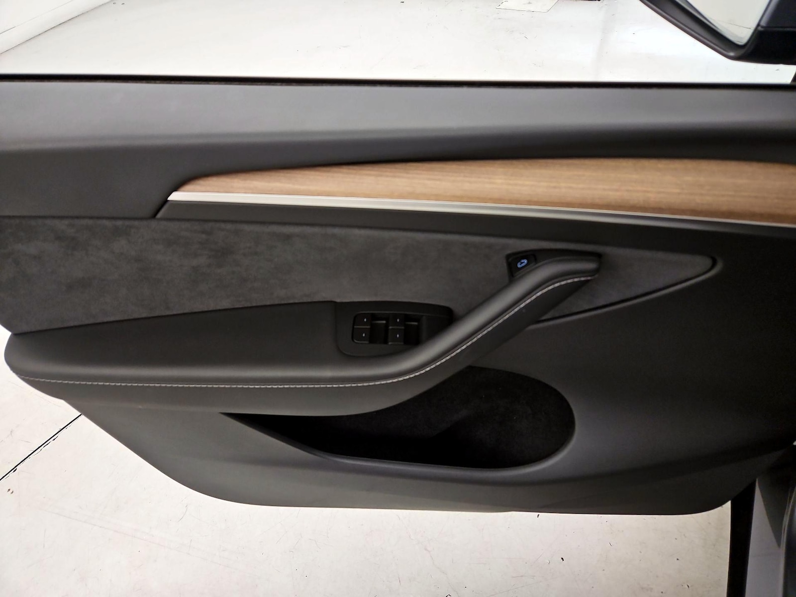2025 Tesla Model Y Performance - Photo 13