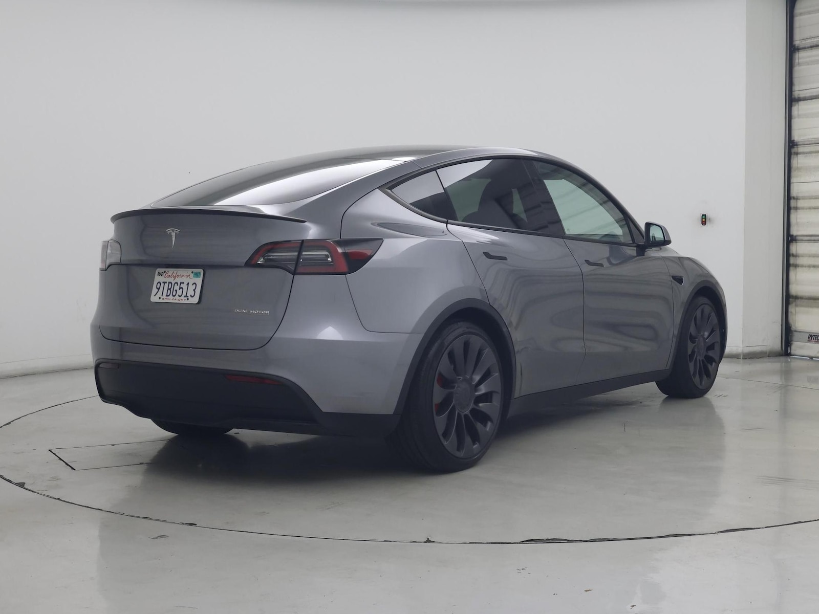 2025 Tesla Model Y Performance - Photo 9