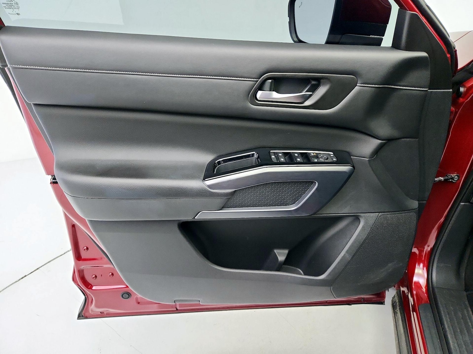 2023 Nissan Pathfinder SL - Photo 13