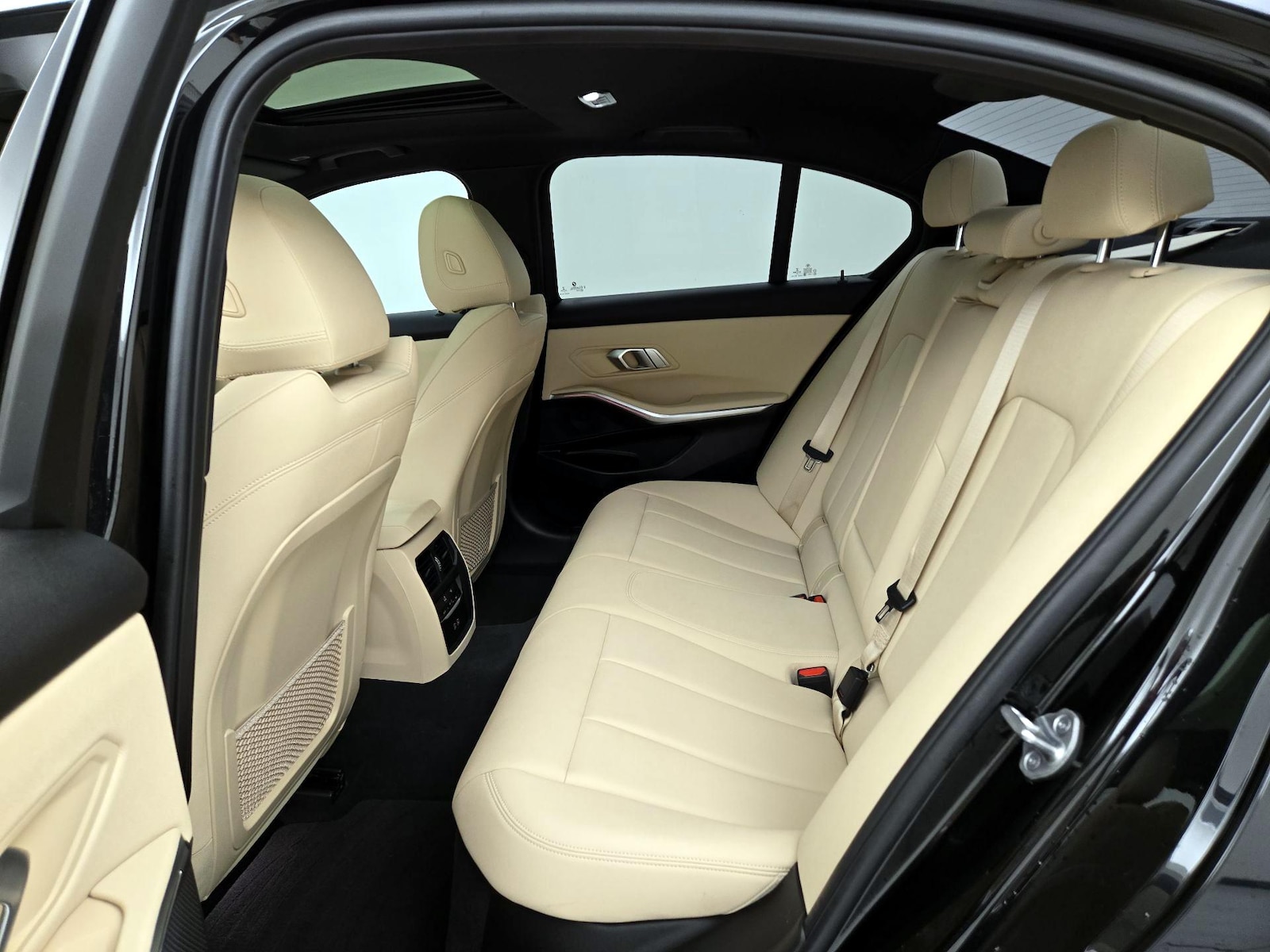 2021 BMW 3 Series 330i - Photo 22