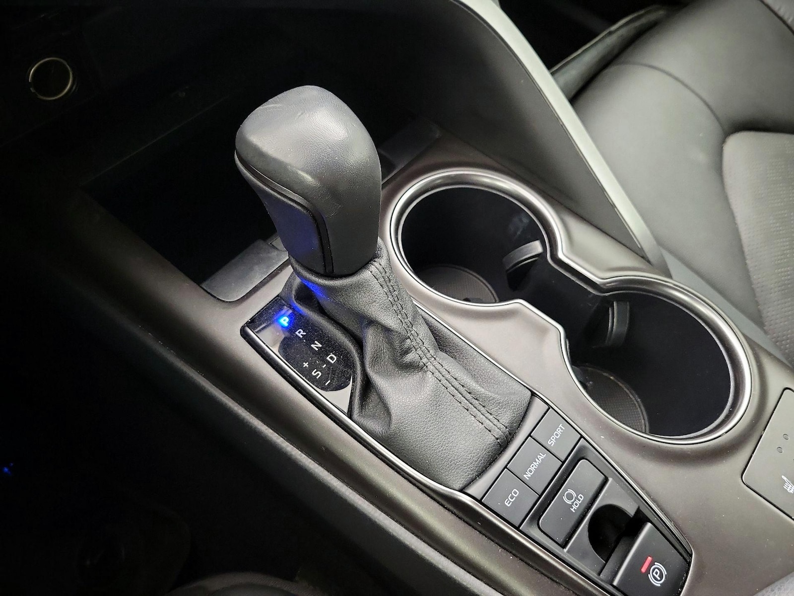 2024 Toyota Camry XSE - Photo 18