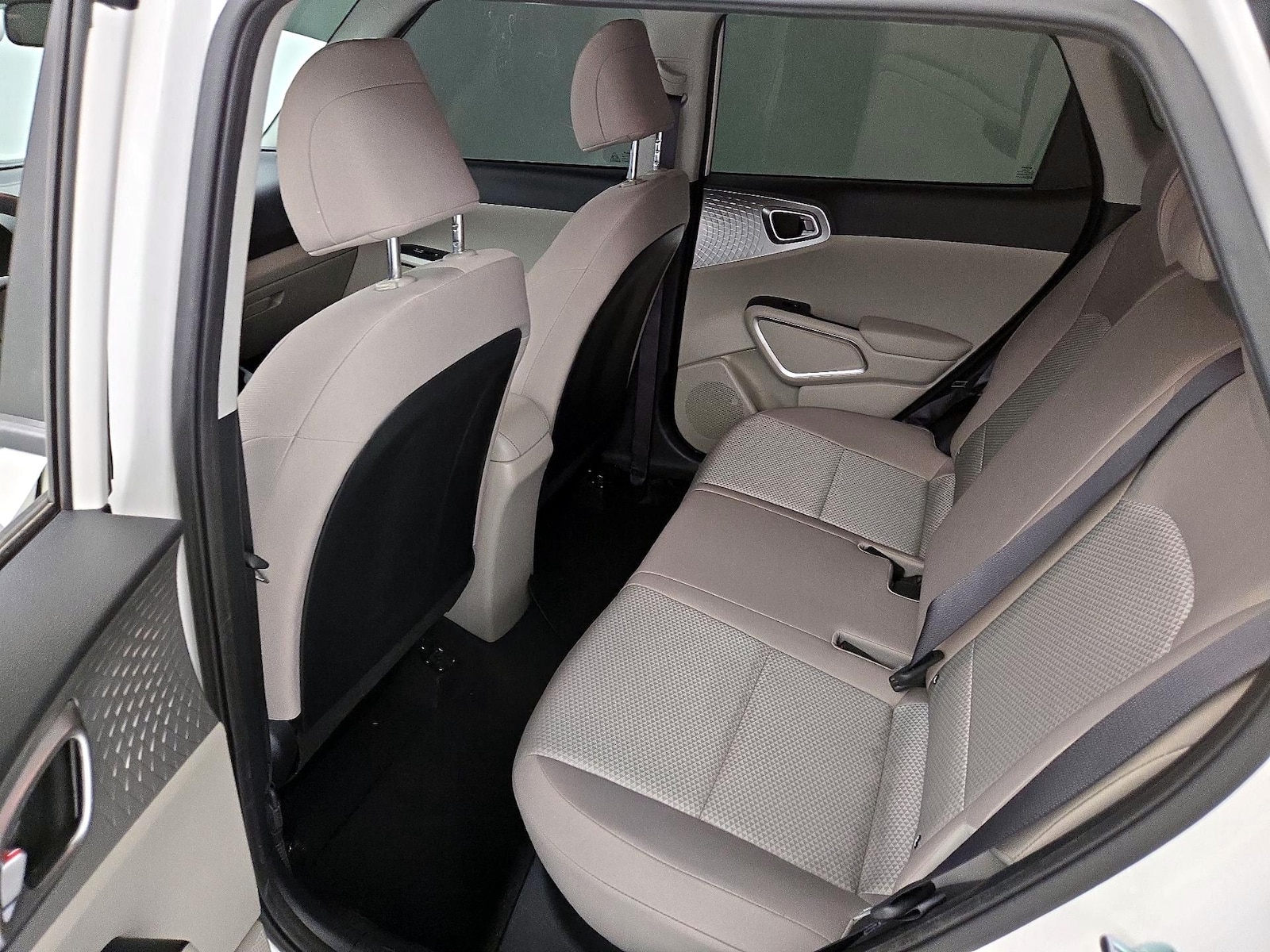 2023 Kia Soul LX - Photo 11
