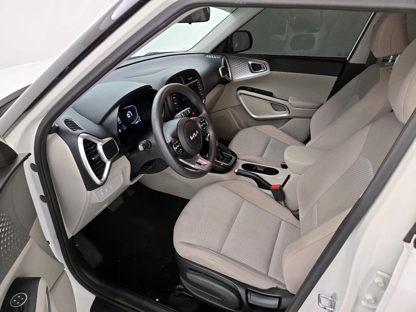 2023 Kia Soul LX - Photo 20