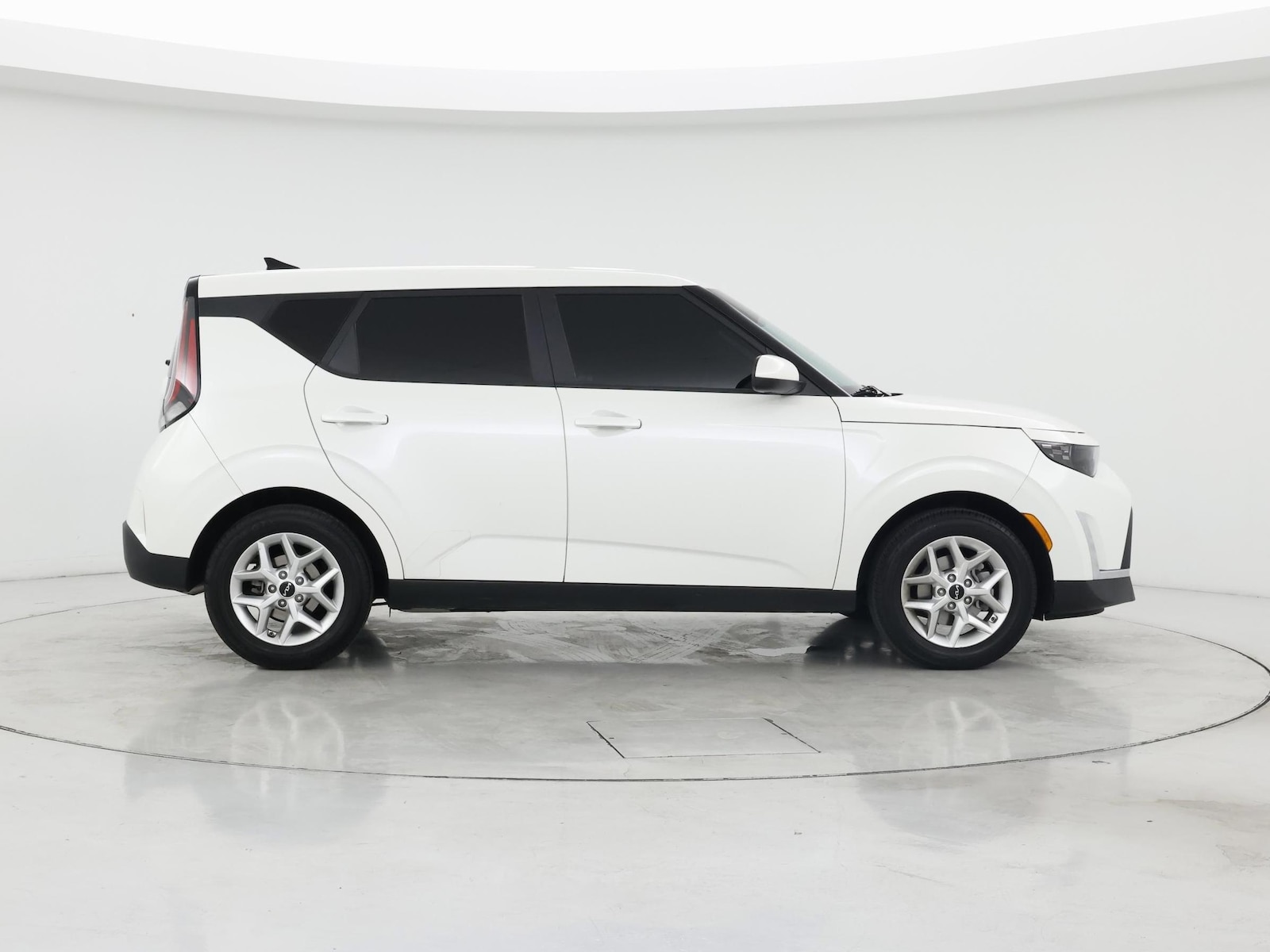 2023 Kia Soul LX - Photo 8