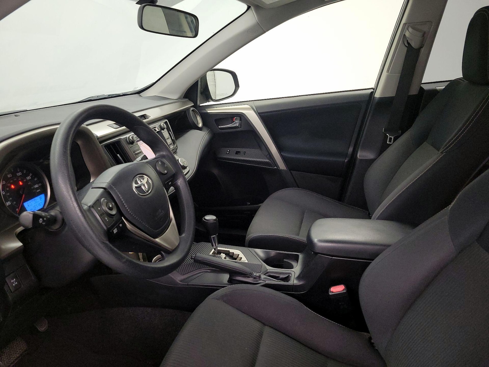 2014 Toyota RAV4 XLE - Photo 12