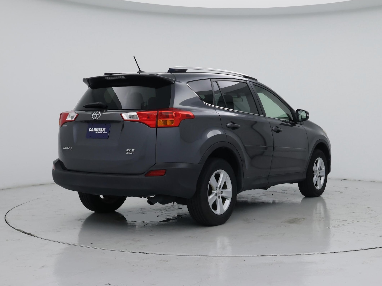 2014 Toyota RAV4 XLE - Photo 9