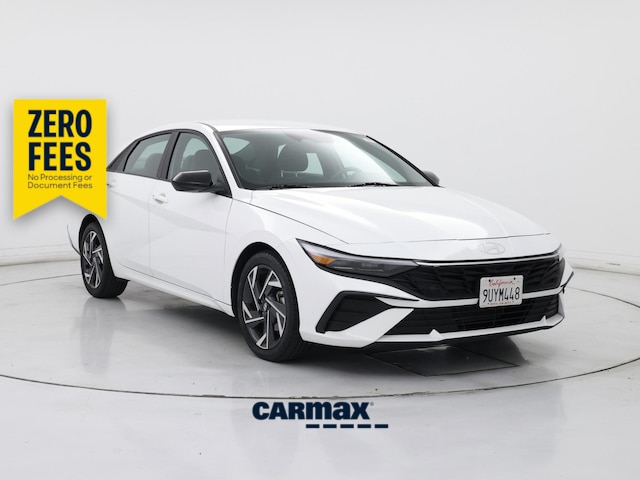 White 2025 Hyundai Elantra Sedan Front-Wheel Drive Automatic