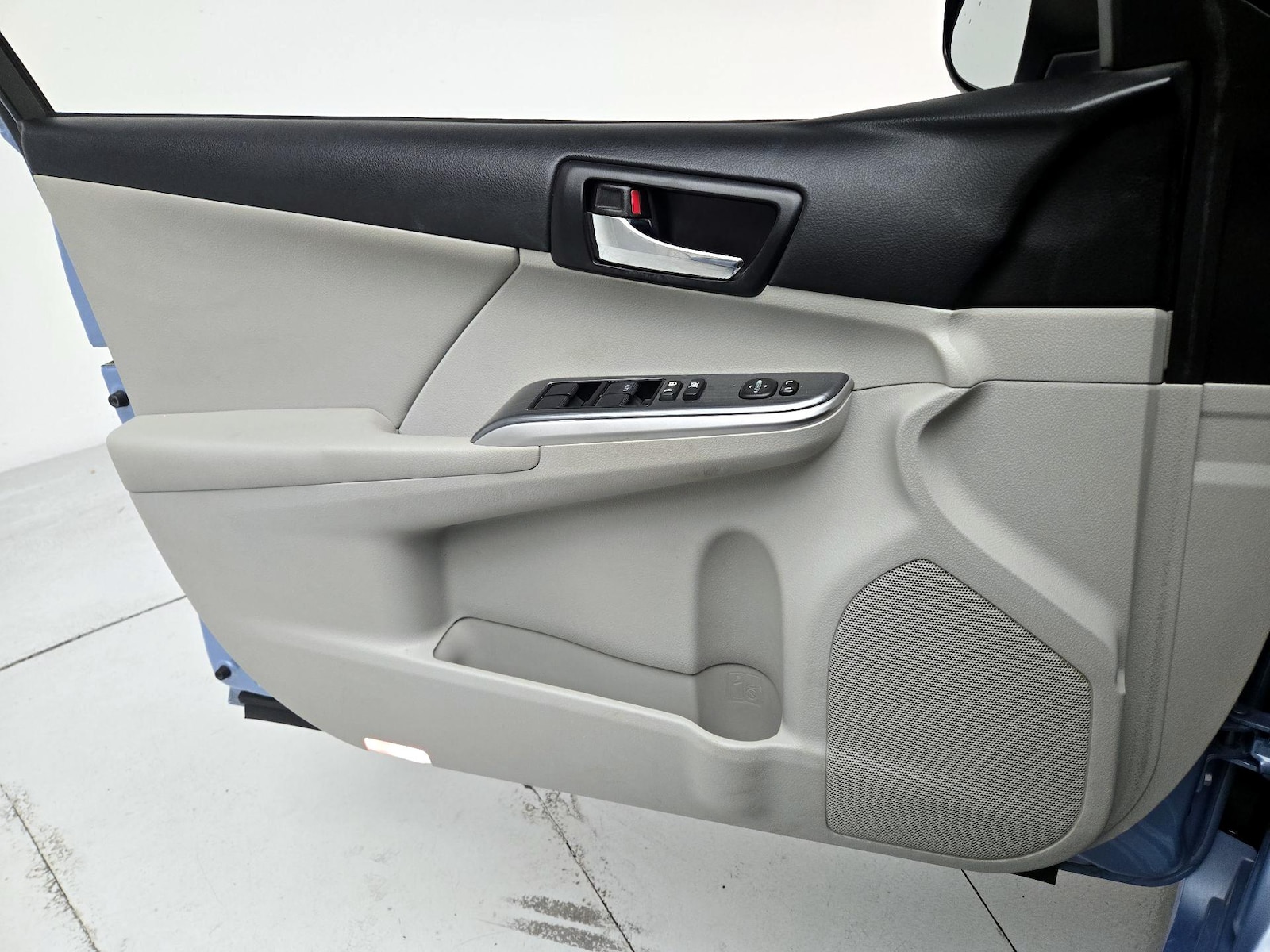 2014 Toyota Camry XLE Hybrid - Photo 13