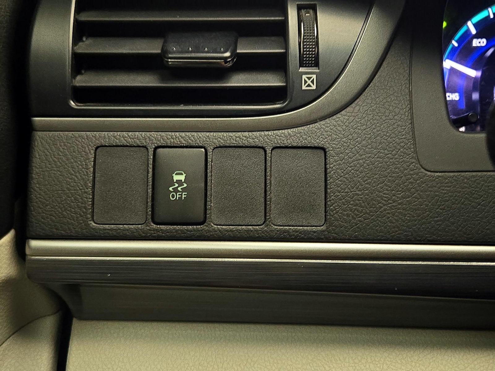 2014 Toyota Camry XLE Hybrid - Photo 14